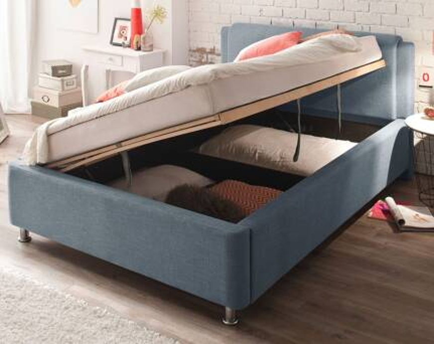 gestoffeerd bed met opslagruimte